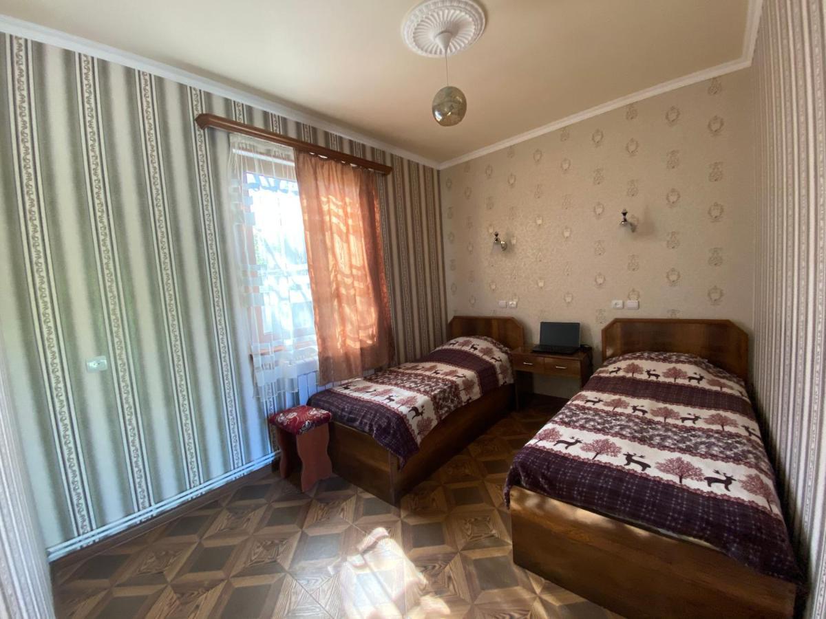 Aghasu Tun B&B Odzun Bagian luar foto