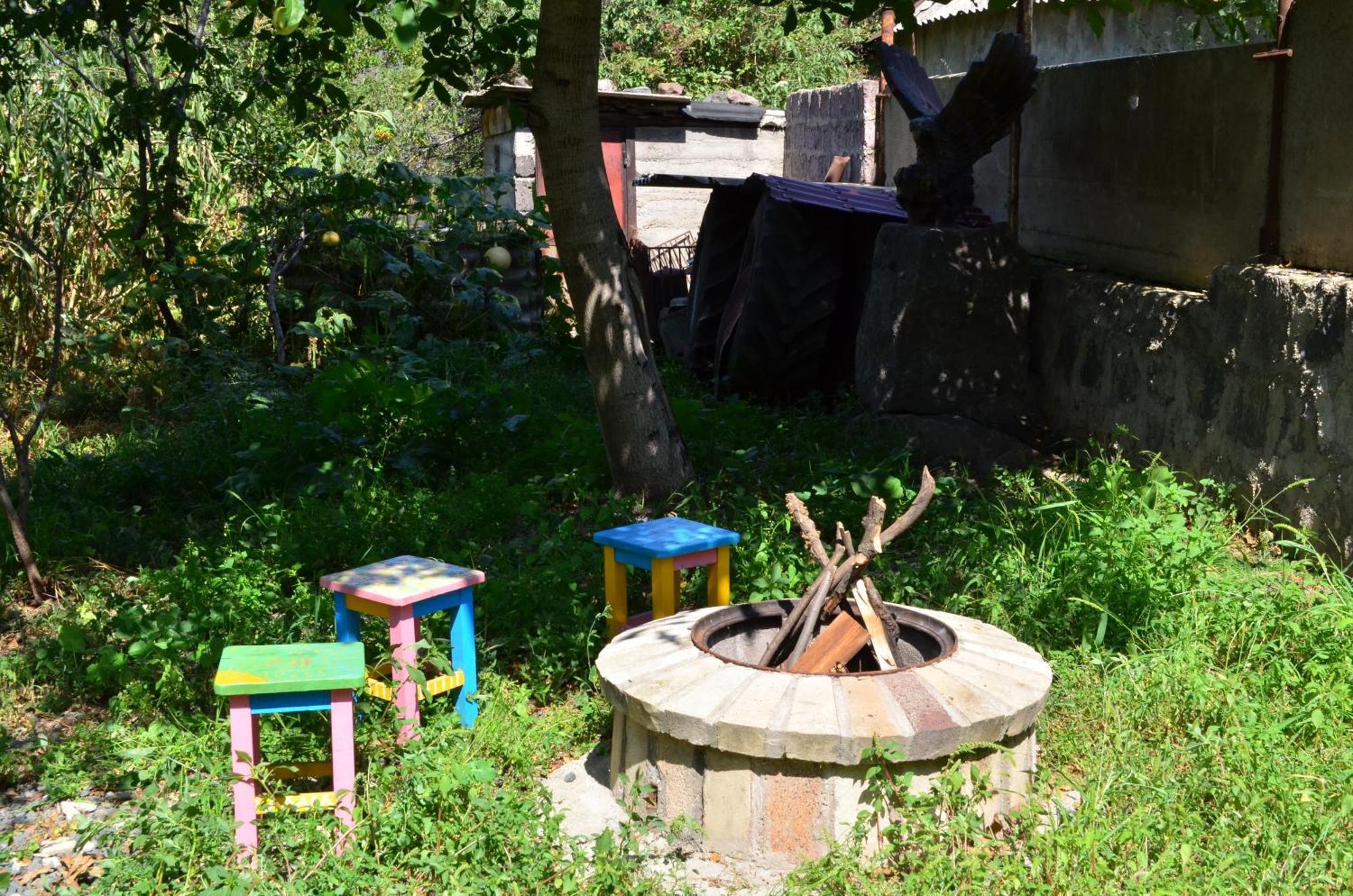 Aghasu Tun B&B Odzun Bagian luar foto
